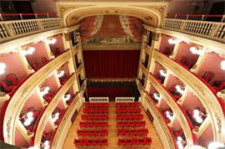 Atri - Stasera concerto tributo a Syd Barrett e ai Pink Floyd nel Teatro comunale